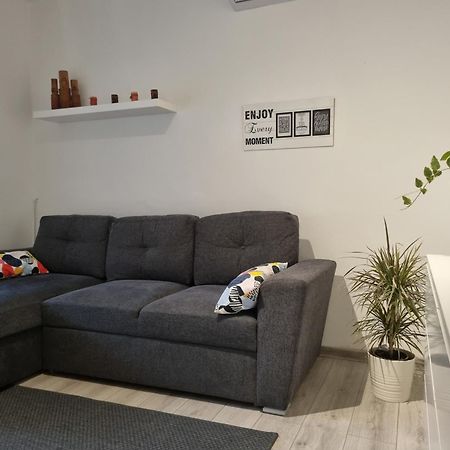 Apartments Dora Crikvenica Bagian luar foto