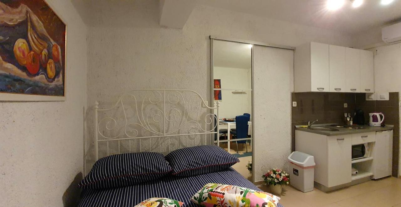 Apartments Dora Crikvenica Bagian luar foto
