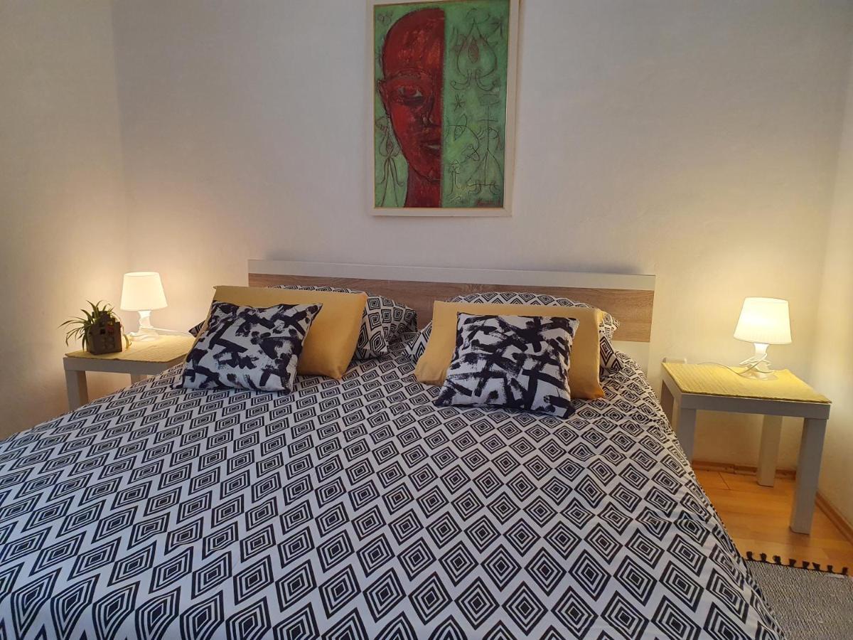Apartments Dora Crikvenica Bagian luar foto