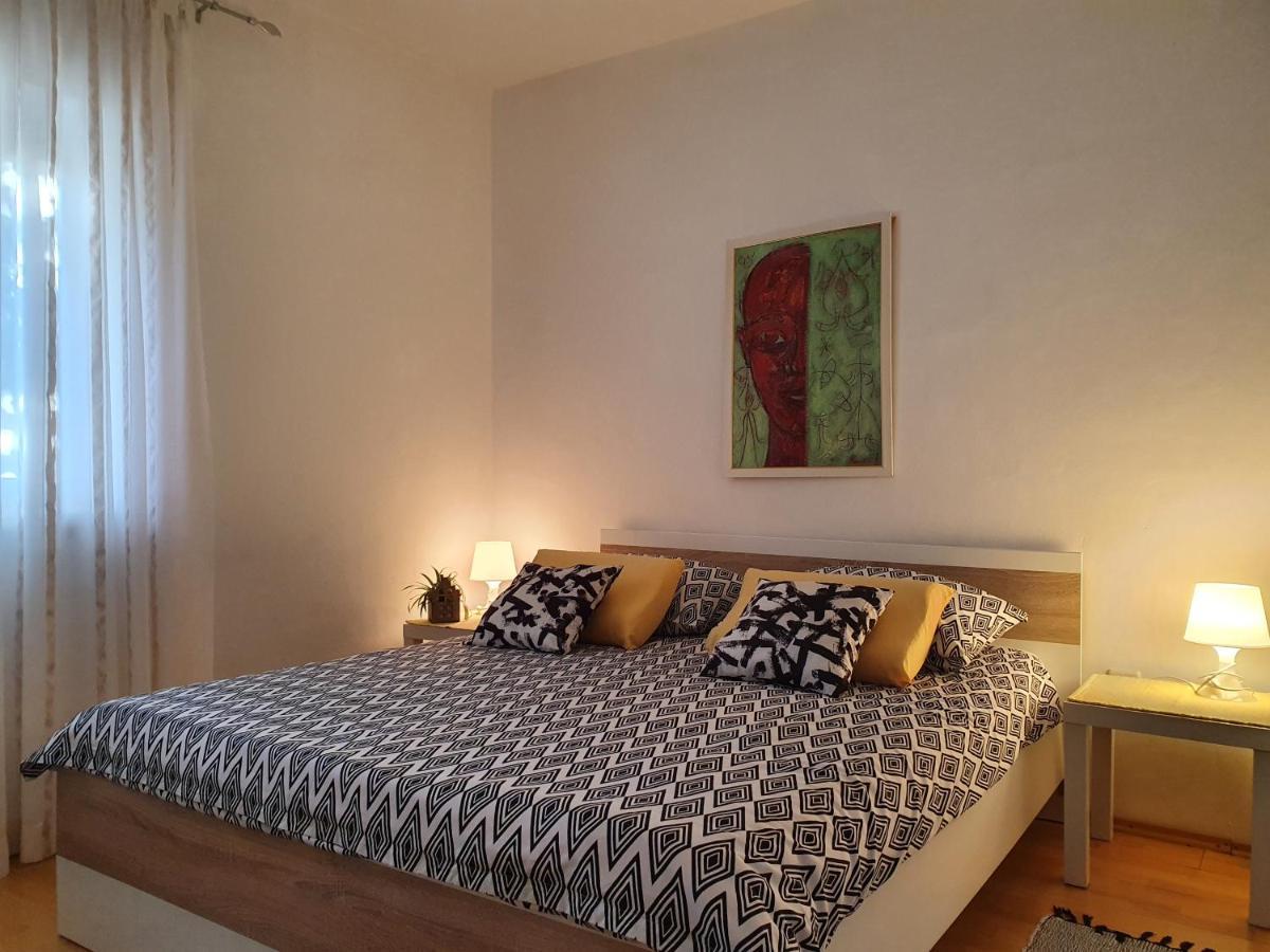 Apartments Dora Crikvenica Bagian luar foto