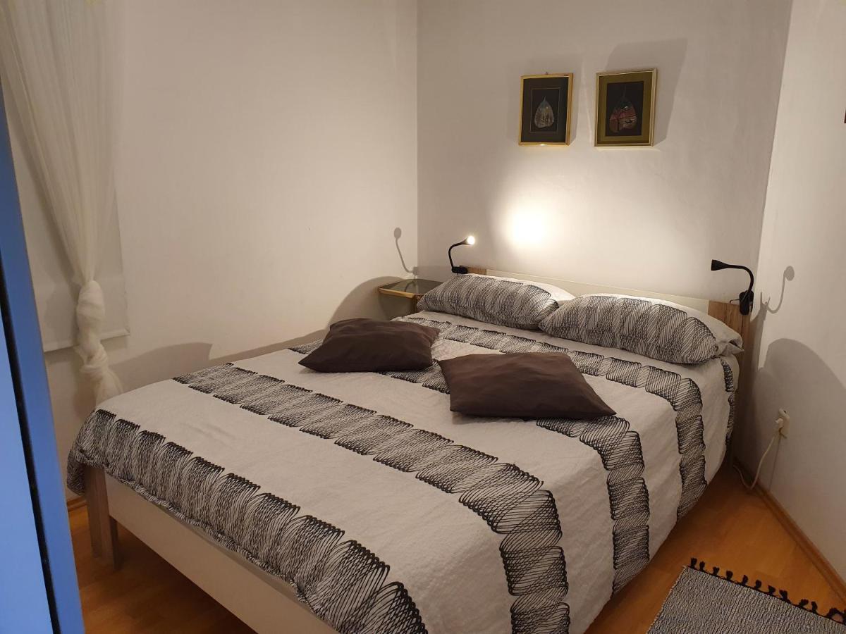 Apartments Dora Crikvenica Bagian luar foto