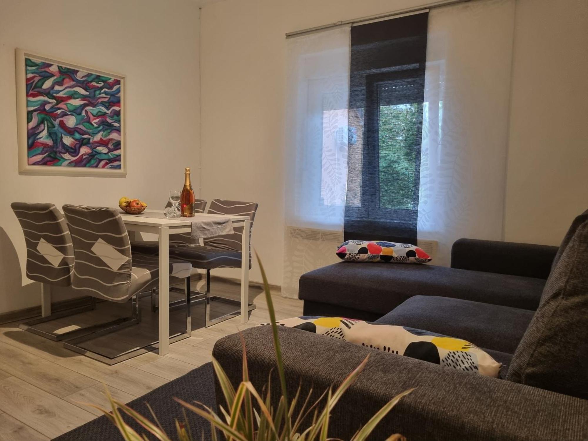 Apartments Dora Crikvenica Bagian luar foto