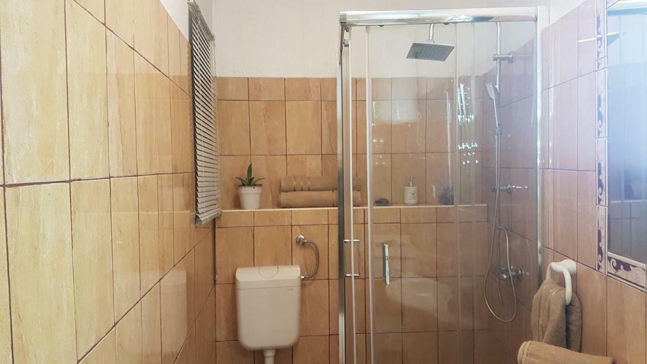 Apartments Dora Crikvenica Bagian luar foto
