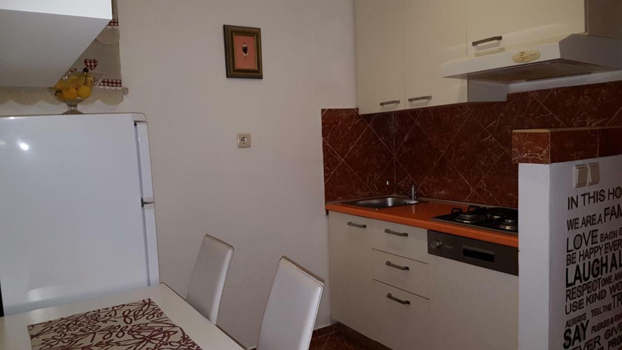 Apartments Dora Crikvenica Bagian luar foto