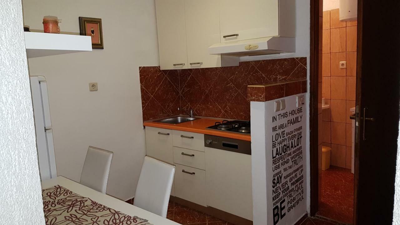 Apartments Dora Crikvenica Bagian luar foto