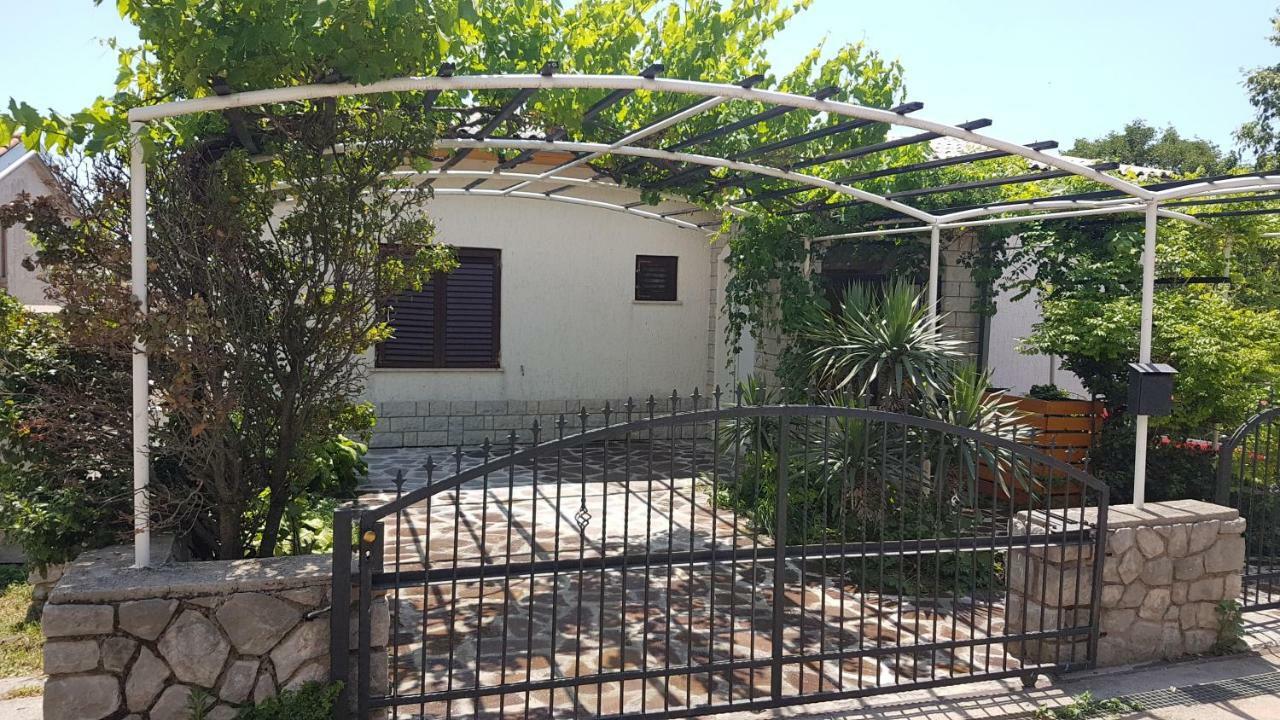 Apartments Dora Crikvenica Bagian luar foto